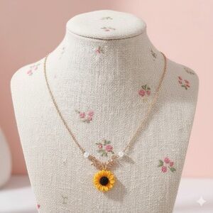 Sunflower Pendant Necklace in Rose Gold 🌻